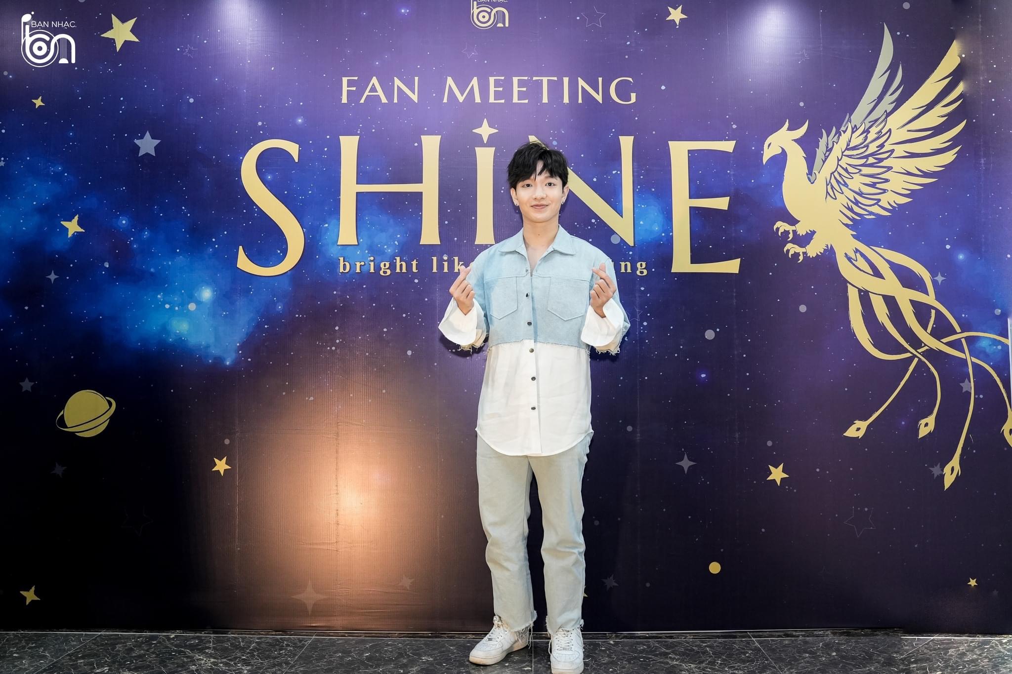 Cùng điểm lại những khoảnh khắc đầy cảm xúc trong Fan Meeting “Shine” của Hoàng Dũng do Bạn Nhạc. tổ chức 